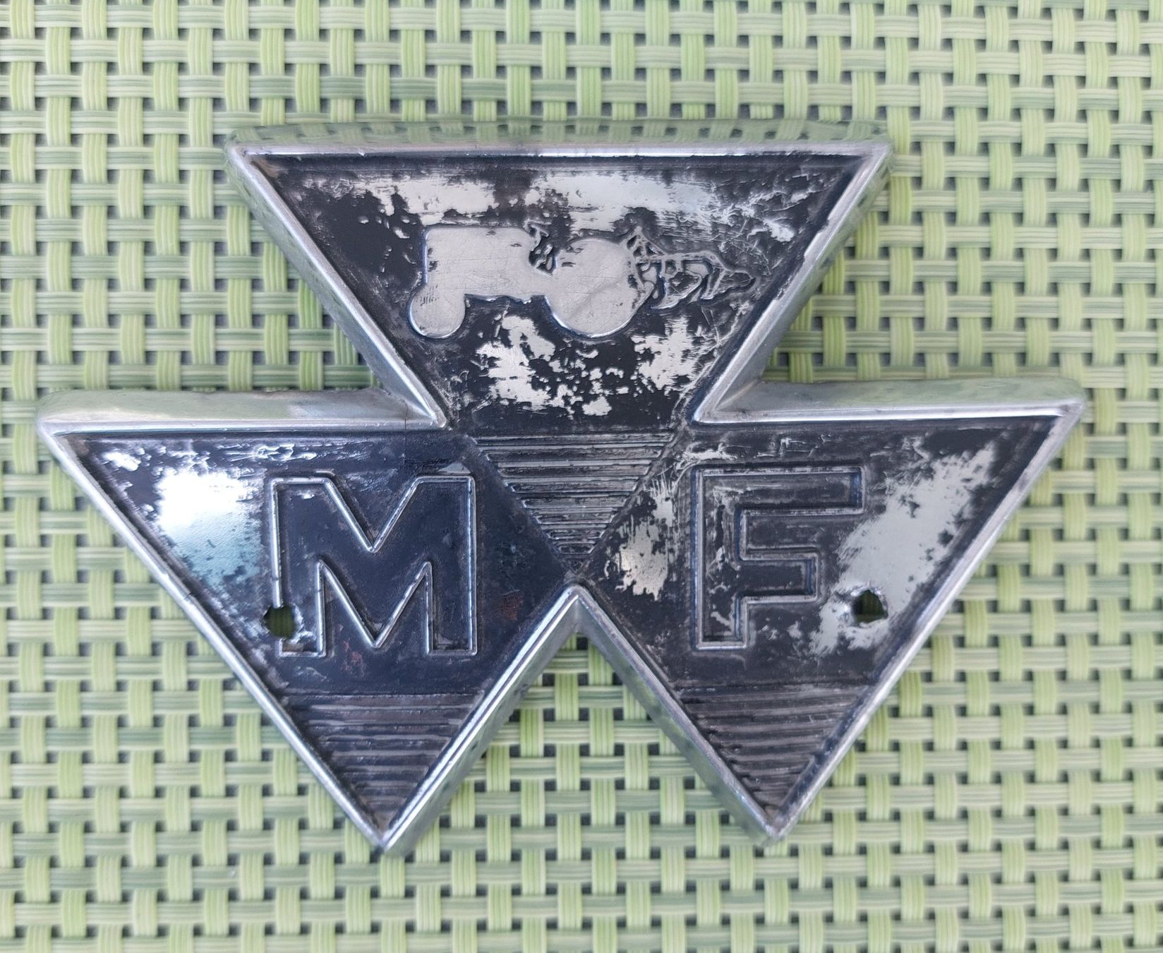 IHC Accessori per altri veicoli: Emblem Massey Ferguson MF Traktor Schild – Usato da Schenkon venduto da Elbarto007 2