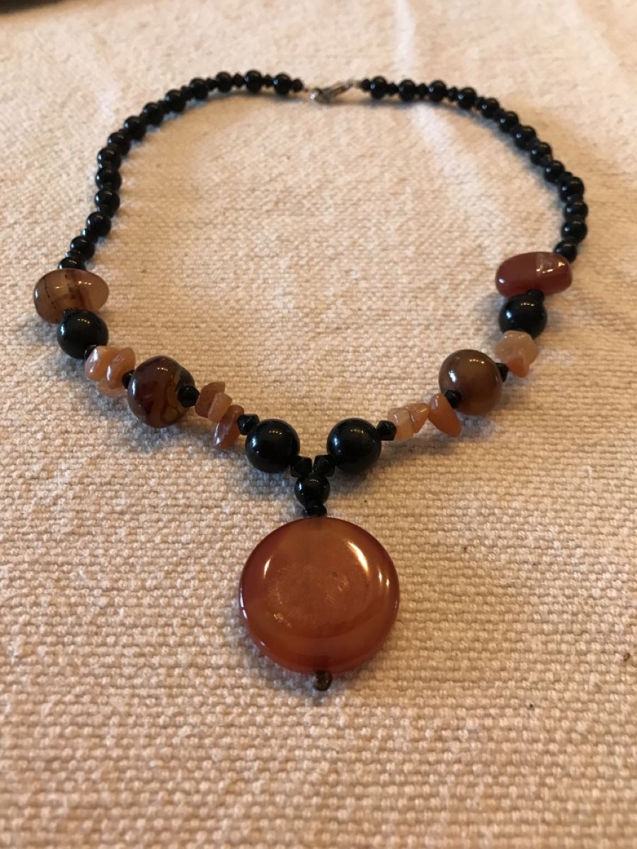 Catenine: Collier en pierres naturelles agate noire et cornaline – Nuovo (secondo la descrizione) da Grimisuat venduto da eliseba88