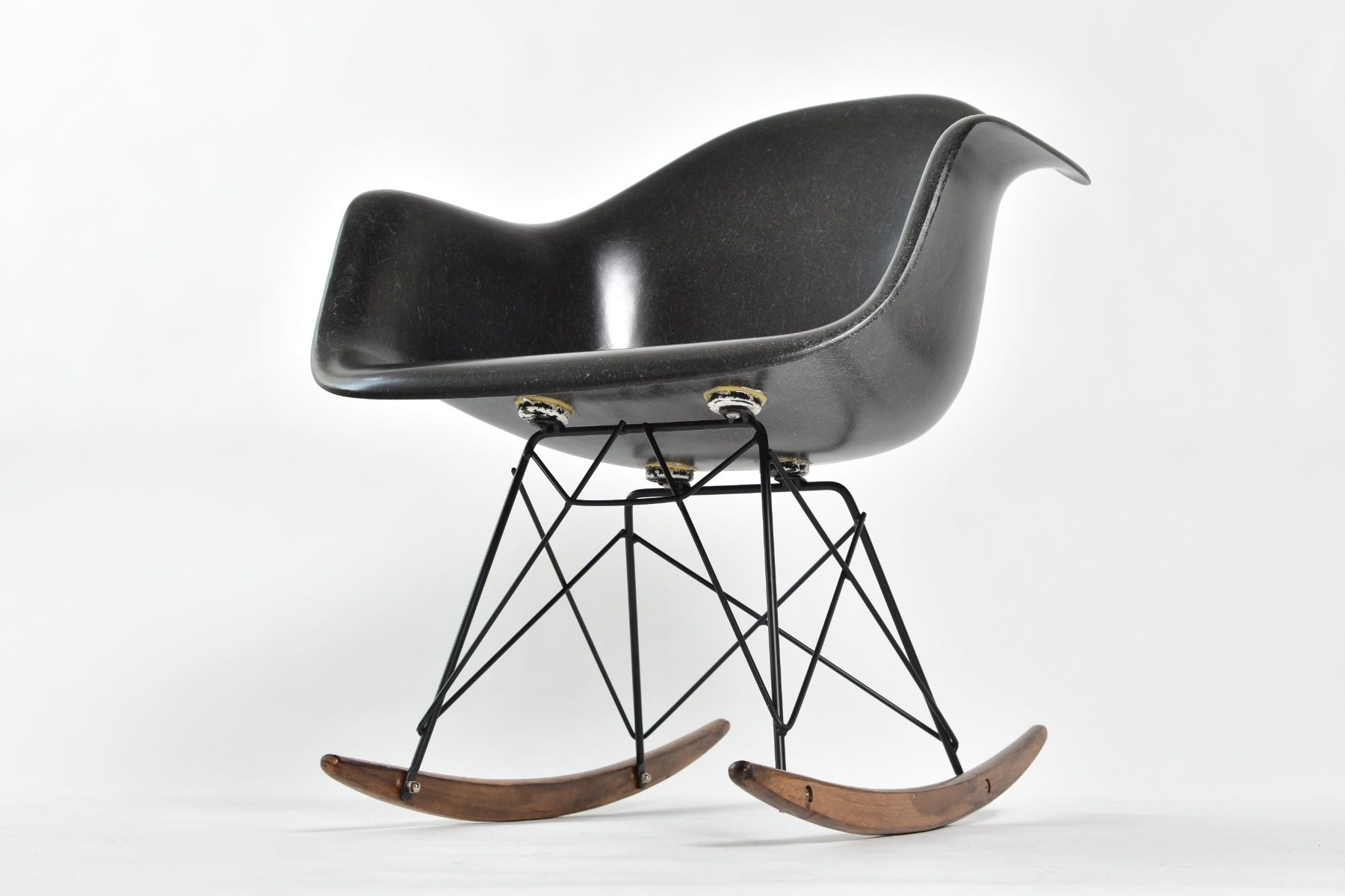 Vitra Sedie: Charles & Ray Eames Rocking Chair – Usato da Zürich venduto da IndividumCH 7