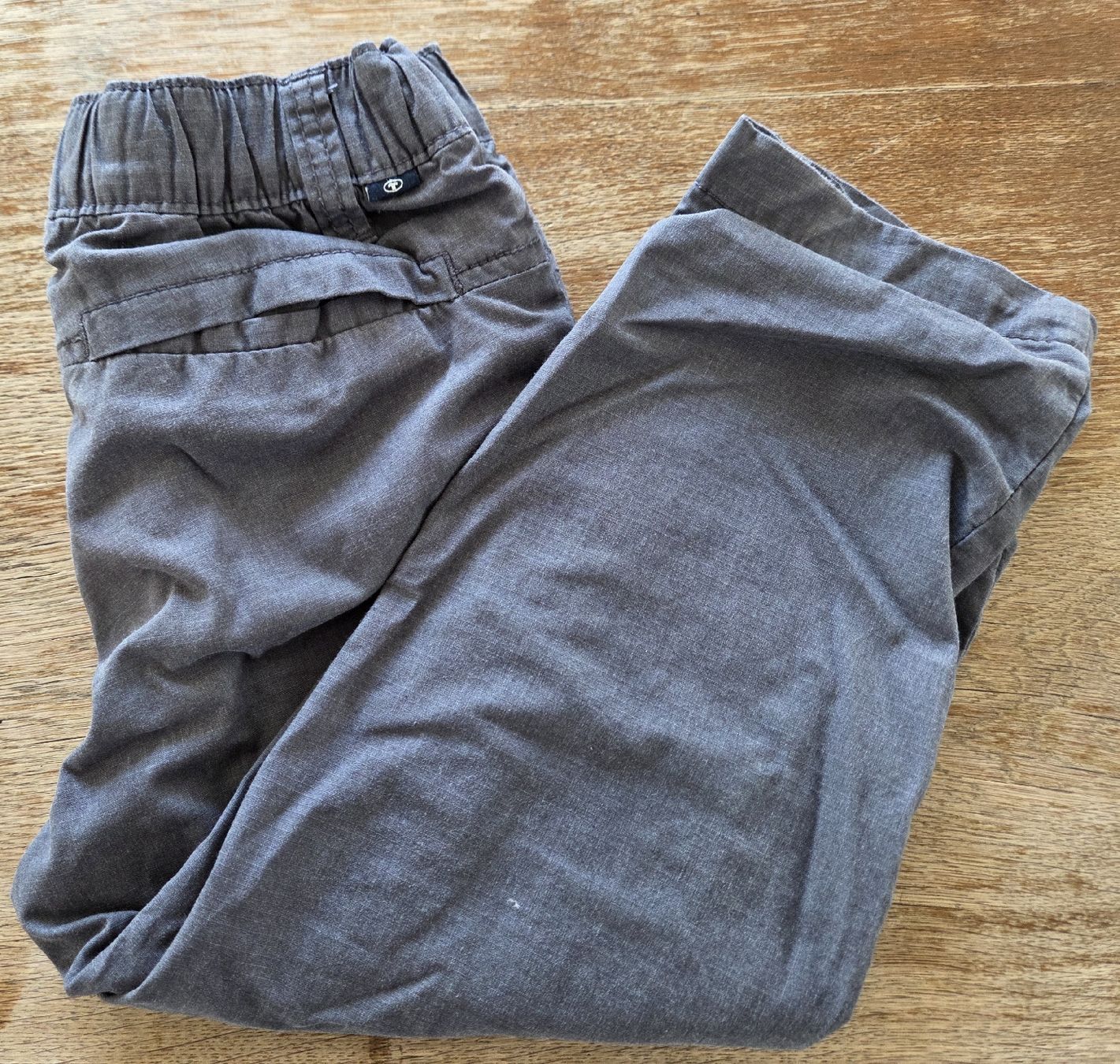 Tom Tailor Pantaloni: Angenehme Hose von Tom Tailer Gr. 105 – Usato da Fraubrunnen venduto da amaree313 1