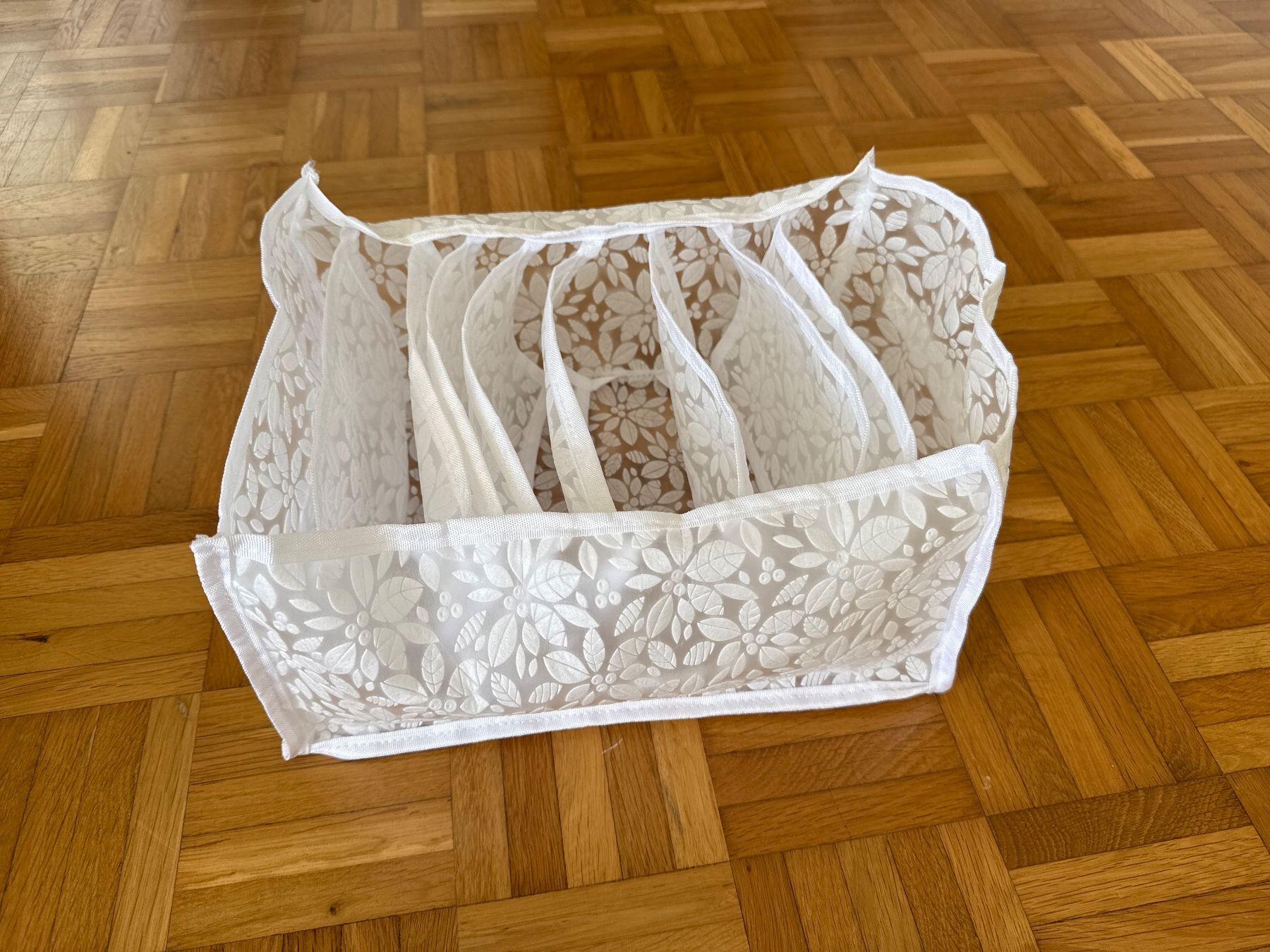 Sonstiges für Haushalt & Wohnen: Closet organizer 9 grid – Gebraucht aus Horgen von linuxrp 1