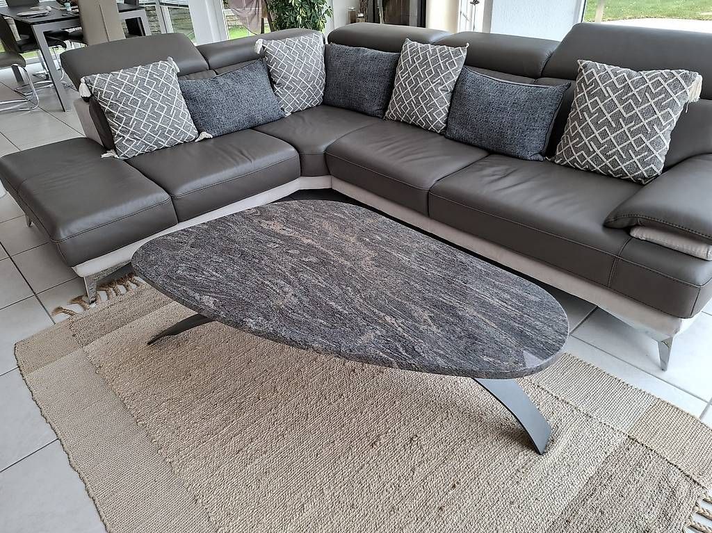 Tables: Magnifique table de salon en granit – D'occasion à Grone par Scorpion71 1