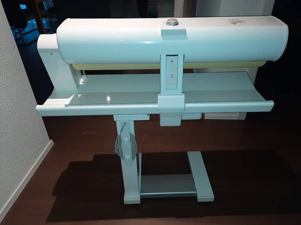 Tutte le macchine: Bügelmaschine Miele B 990 – Usato da Heinrichswil venduto da Suhner1 1