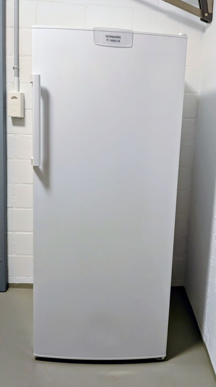 Fust Congelatori: Novamatic TF 16860-IB Gefrierschrank – Usato da Worblaufen venduto da Ssjaeggi
