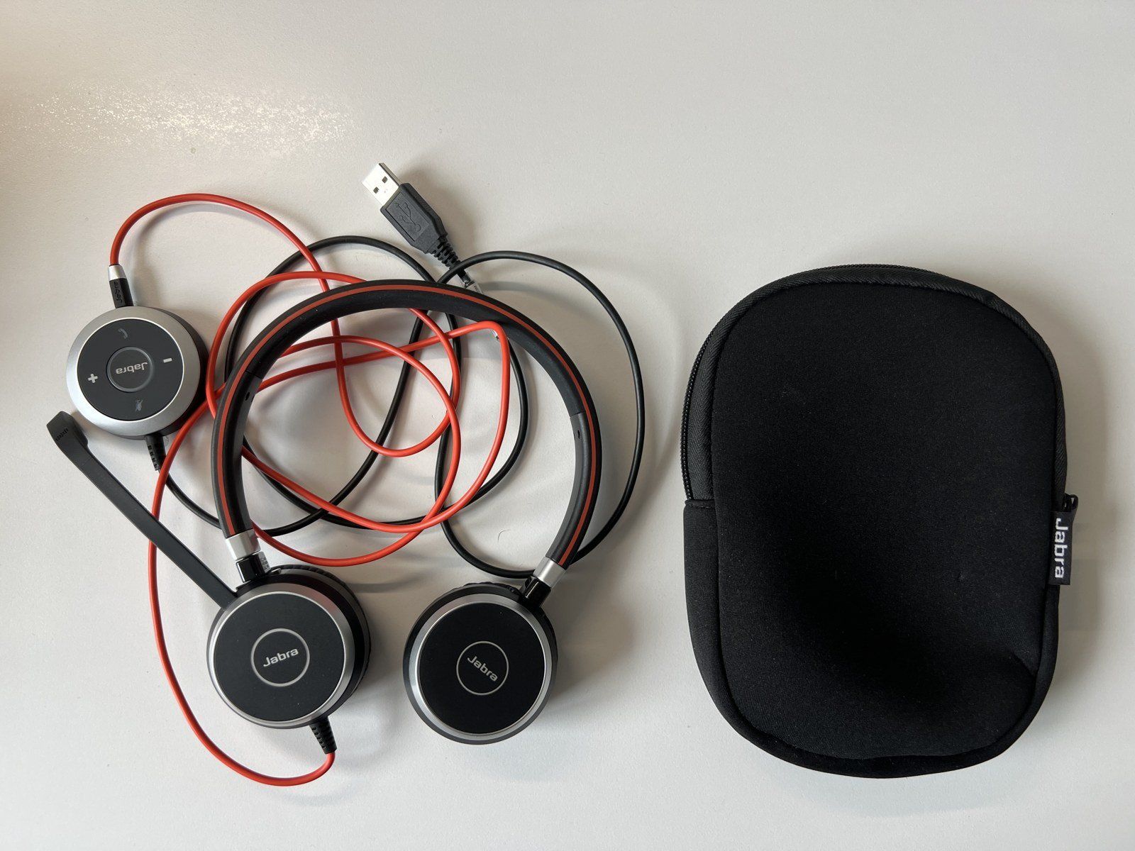 Jabra Cuffie: Jabra Evolve 40 UC Stereo USB-Headset mit Tasche – Usato da Zürich venduto da Kollege7 7
