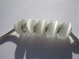 3 Grosslochperlen, Glas Beads Katzenauge weiss