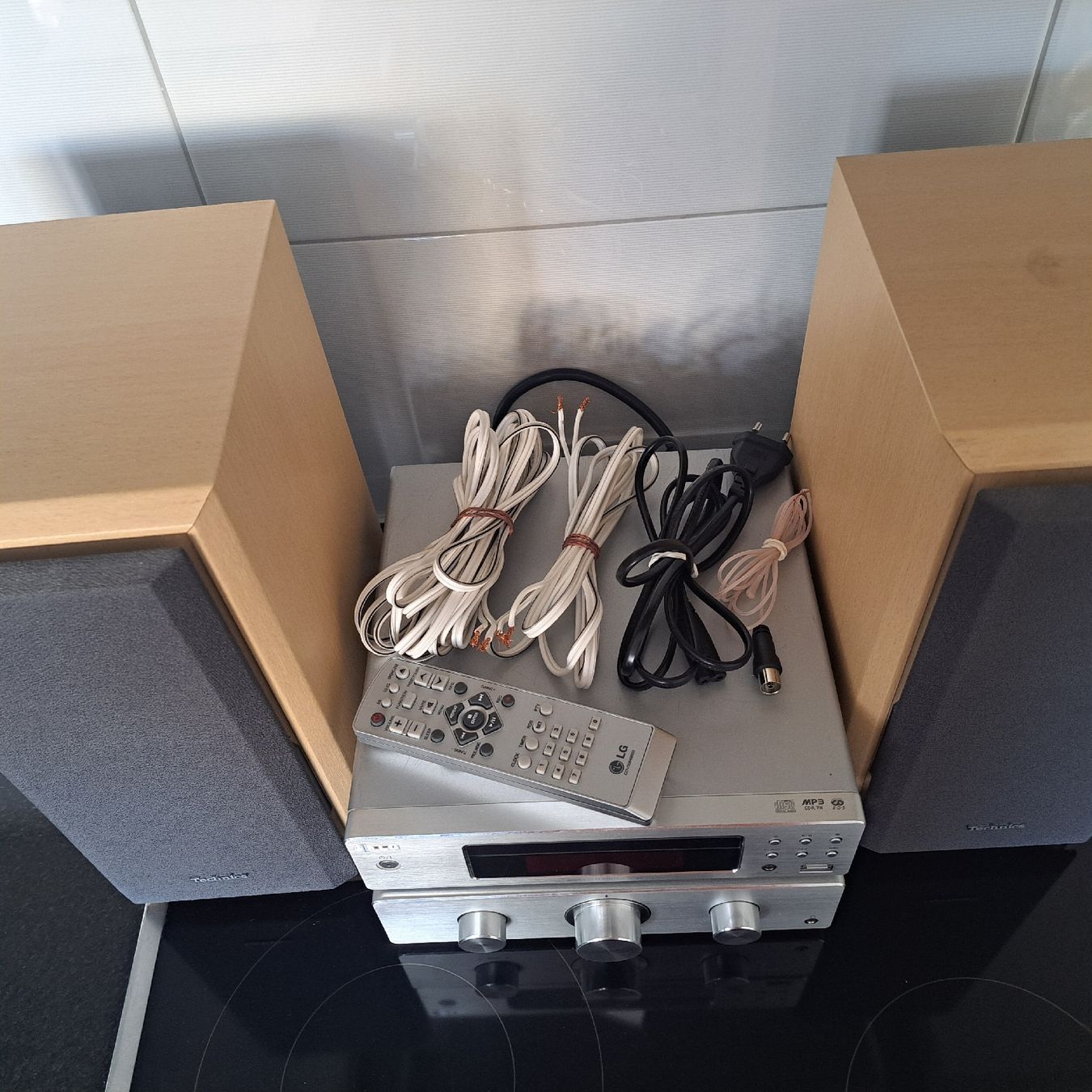 LG Lettore multimediale & Streamer: LG Micro Hi-Fi System  TA106 mit Lautsprecher – Usato da Riehen venduto da Appia48 7