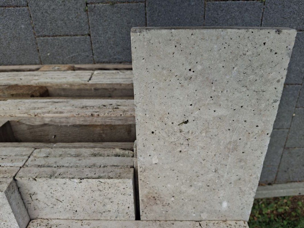 Revêtements de sol: Feinsteinzeug Platten – D'occasion à Oberbuchsiten par Cbk46 3