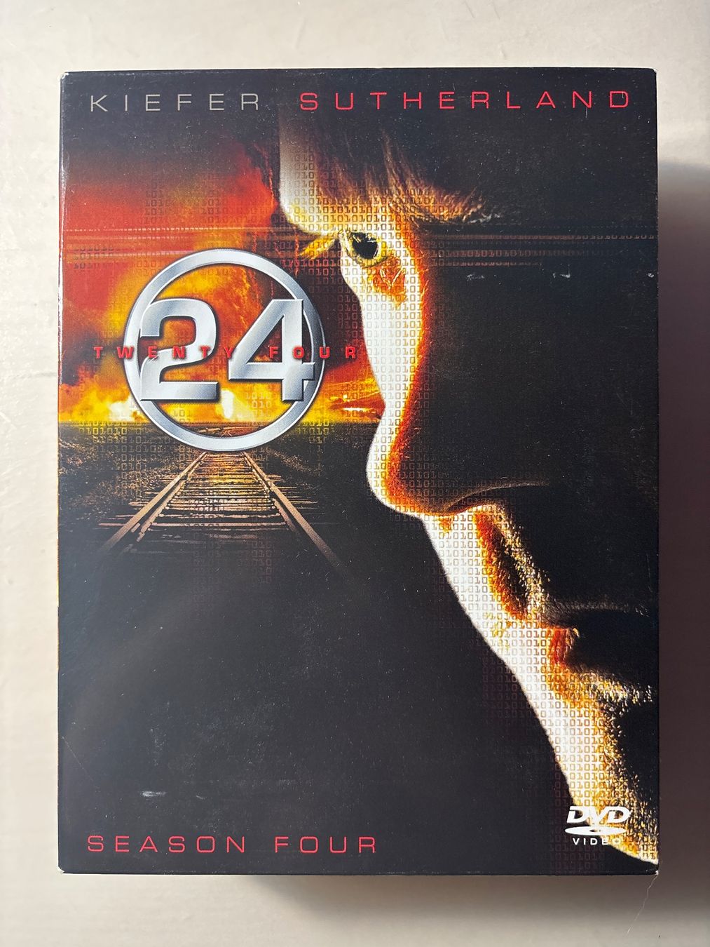 Tutti i DVDs: Kiefer Sutherland Twenty Four -  Season four – Usato da Ruswil venduto da Slivio_