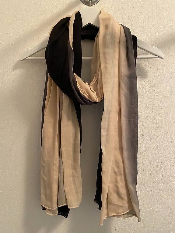 Foulards, Tücher & Schals: Schals, Halstücher, Damen I – Gebraucht aus Zürich von nad_7gzh 3
