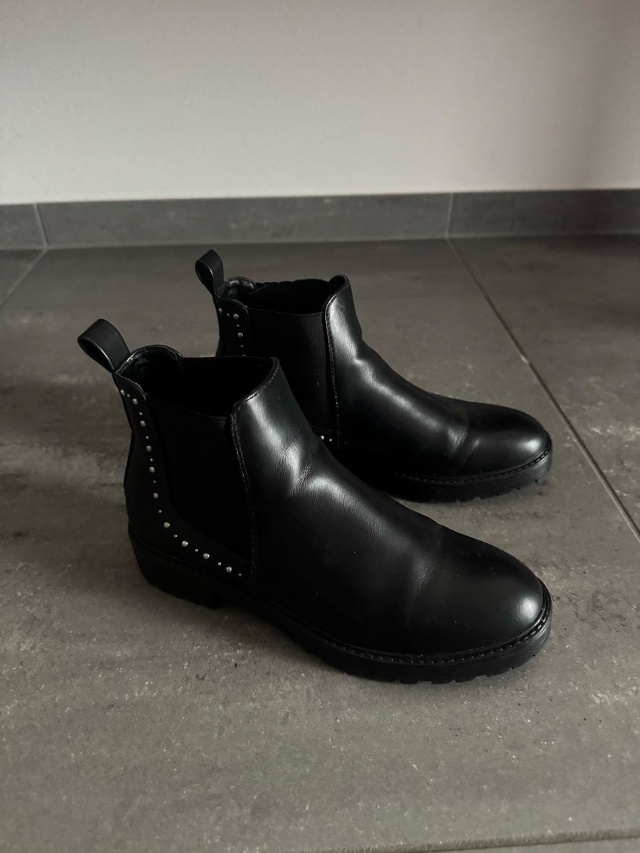 Only Damenschuhe: Schwarze Boots – Gebraucht aus Adligenswil von lor_2zfw