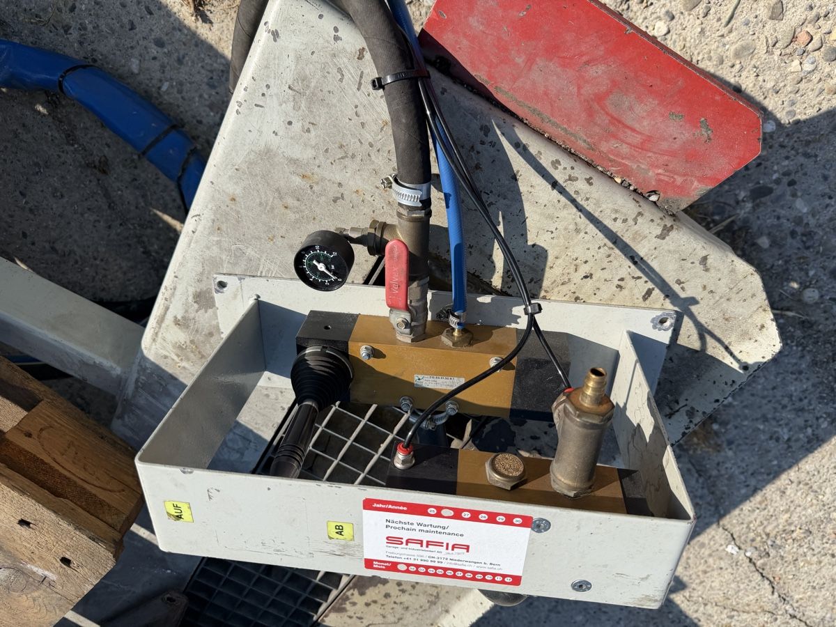 Piattaforme elevatrici & Crick: B-Tec 3000 KG Hebebühne mobile Scherenhebebühne gebraucht – Usato da Halten venduto da vwg_ml9y 6