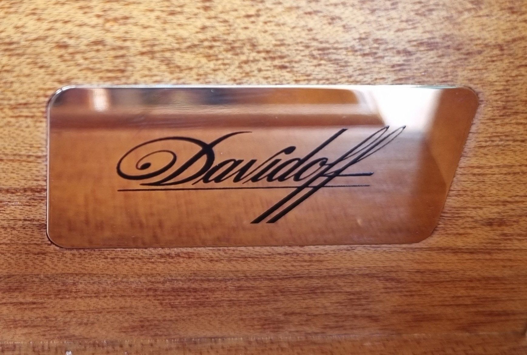 Davidoff Humidor per sigari: Davidoff No.6 Palisander Humidor Schatulle – Usato da Windisch venduto da Firstspace 7