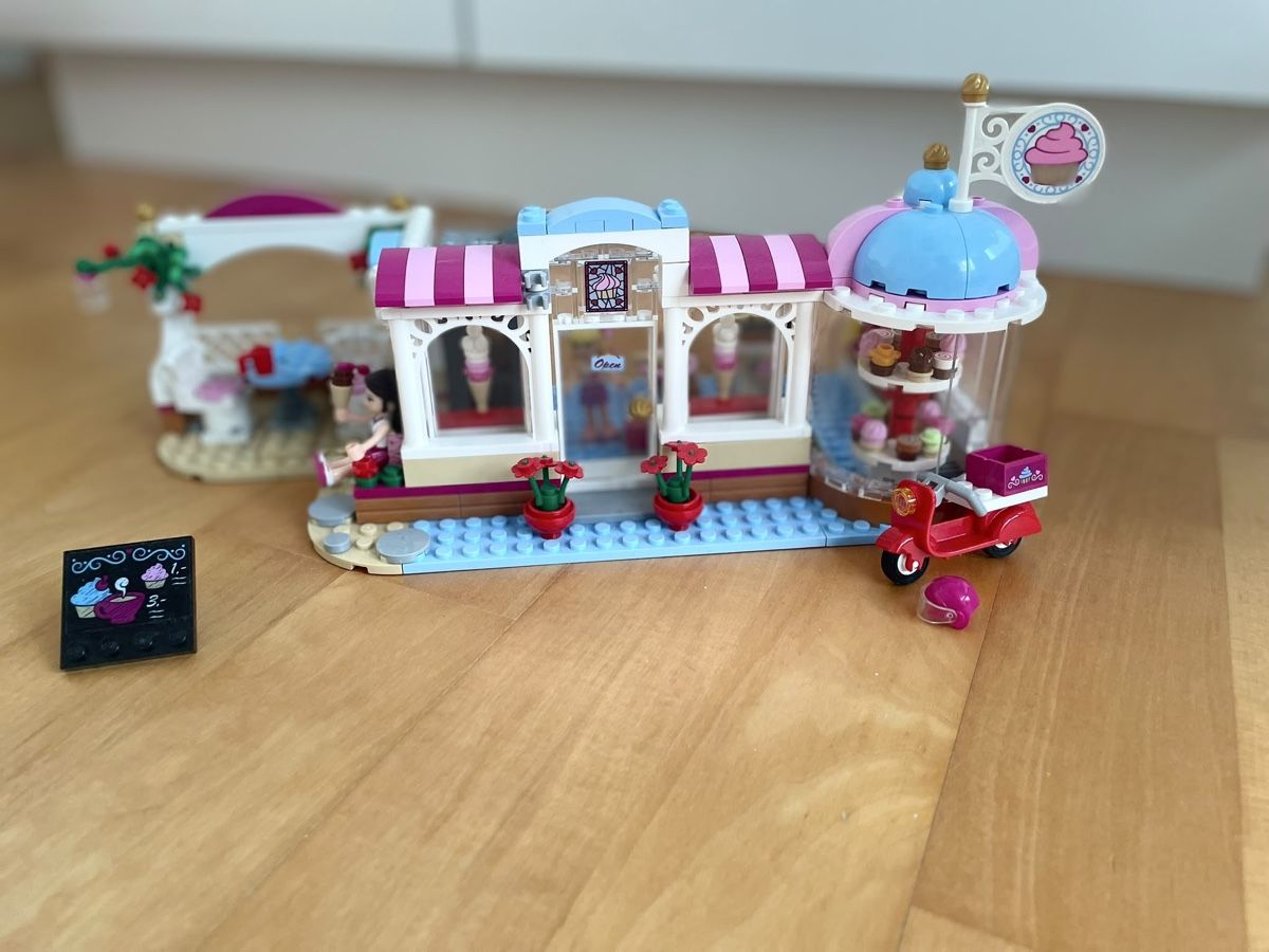 Jouets: Lego Friends Cupcake Café – D'occasion à Busswil TG par Roshop