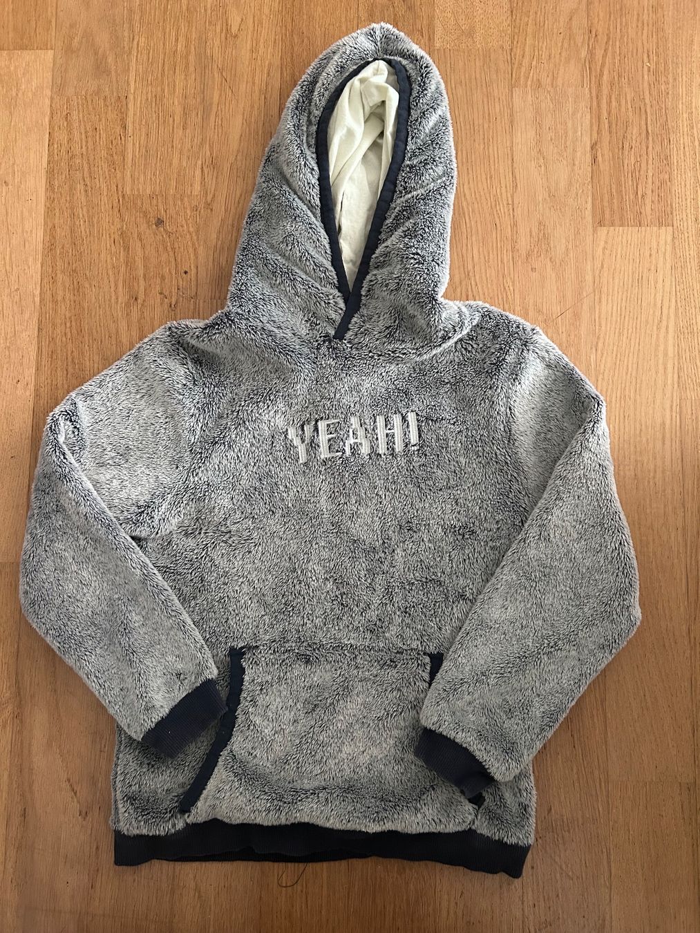 Pulls et sweat-shirts: Dicker Pullover 122, neuwertig – D'occasion à Frauenfeld par manuburg