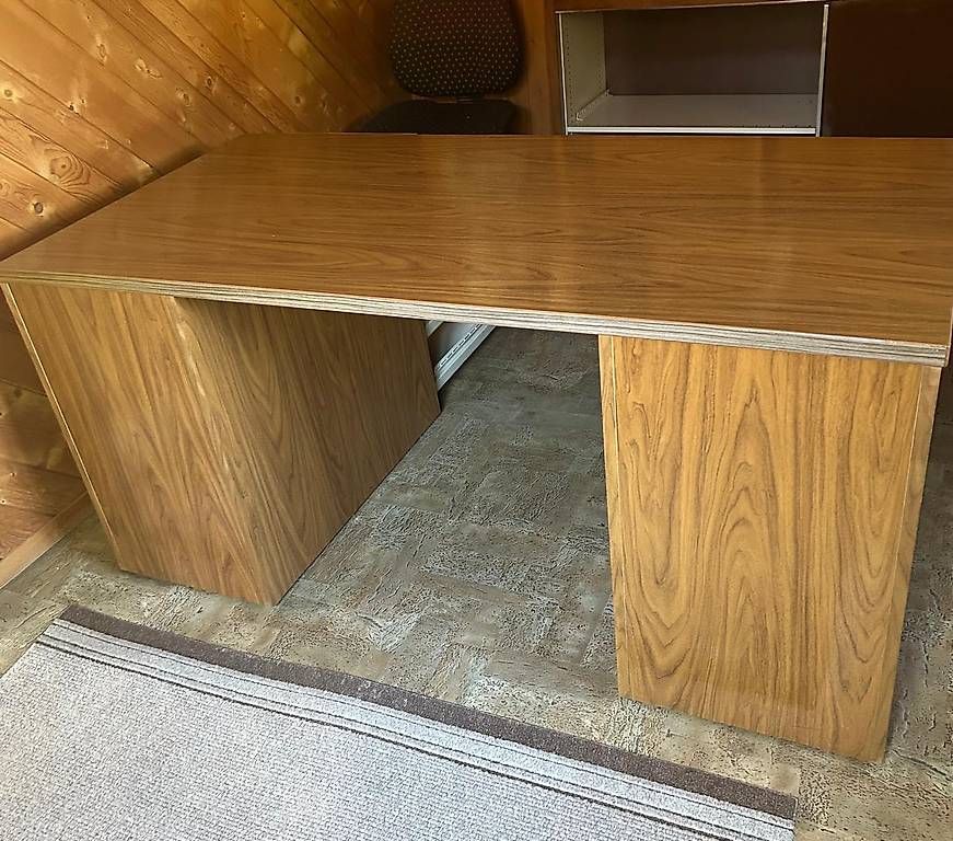 Bureaux: Bürotisch – D'occasion à Biglen par zue_wg62 2