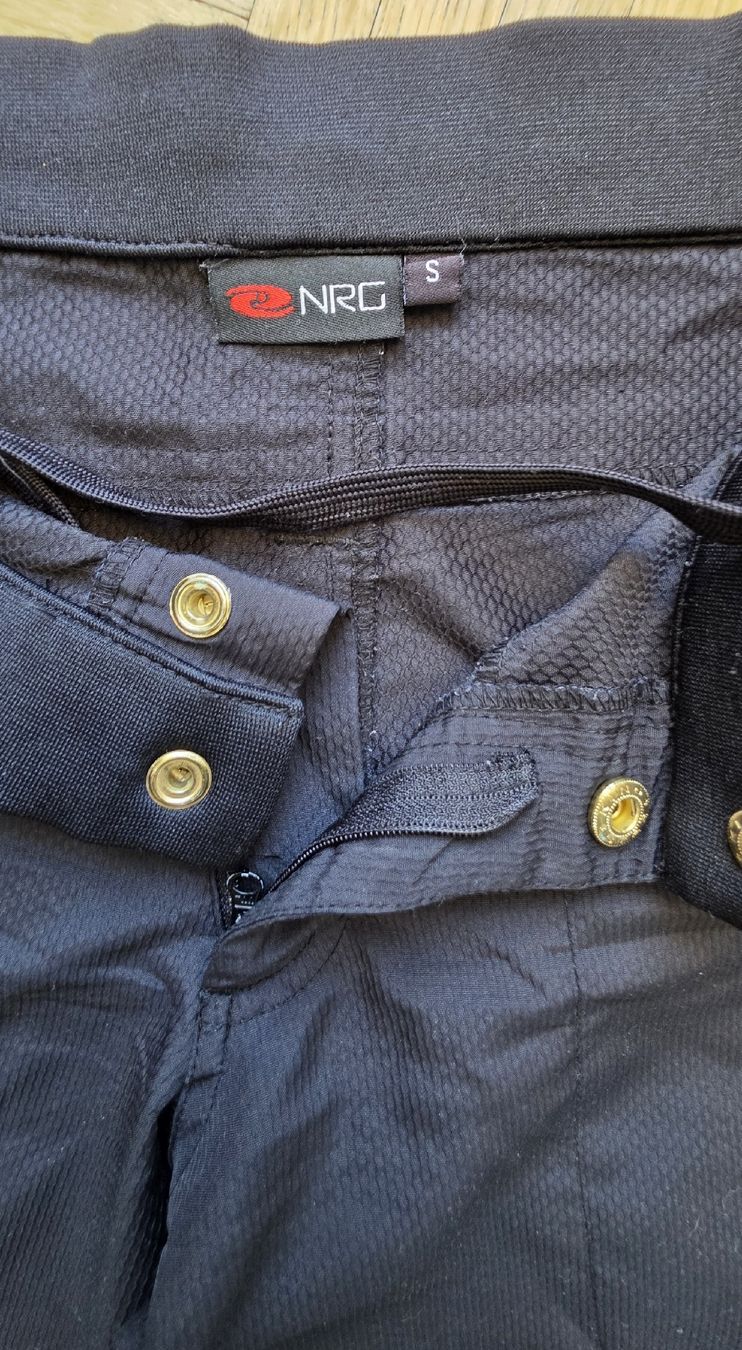 Pantaloni: Pantalon noir Taille S – Usato da Yverdon-les-Bains venduto da van_dq65 3