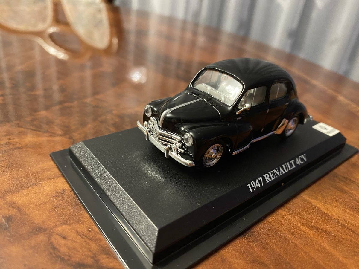 Renault Modellini d'auto: Renault 4CV 1947 – Nuovo e nell'imballaggio originale da St. Margrethen SG venduto da Alfista_159 1