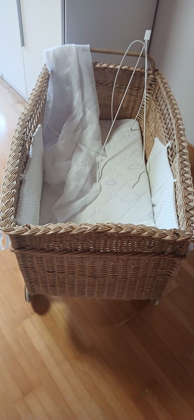 Wiegen & Stubenwagen: Zum Verkaufen 50fr. – Gebraucht aus Gipf-Oberfrick von lil_gk6w 1