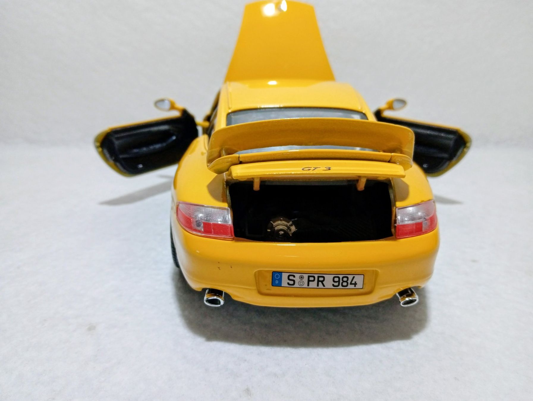 Bburago Modellautos: Porsche Carrera 911  GT3   1987 – Neu (gemäss Beschreibung) aus Huttwil von Secondtrain 6