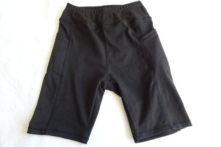 kurze Sporthose schwarz ca. Gr. 158