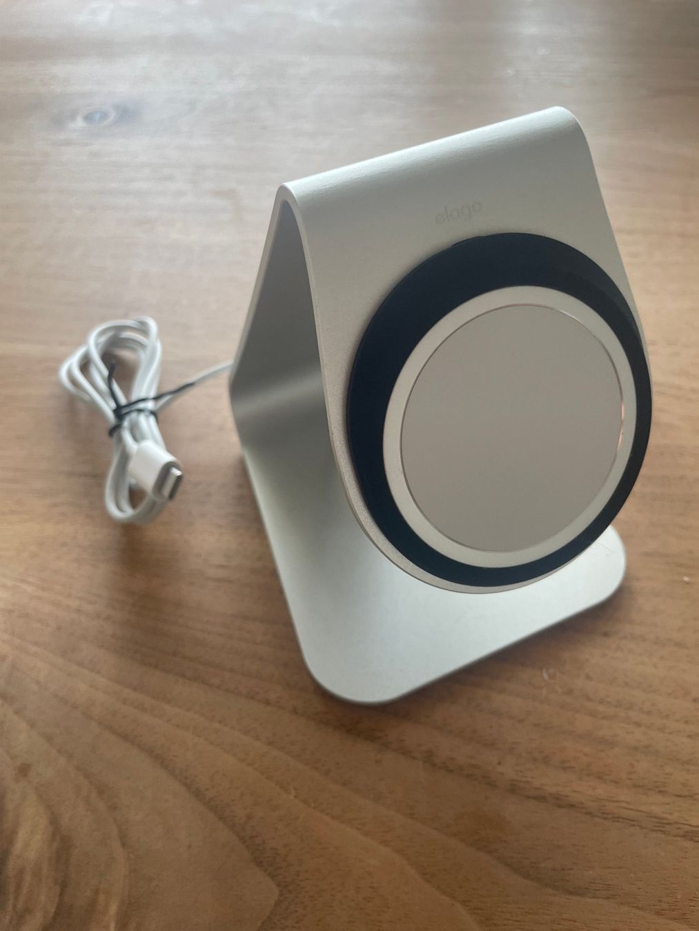 Apple Portables: Iphone Halterung mit Ladefunktion – Neuf (Voir description) à Winterthur par fishkopp 3