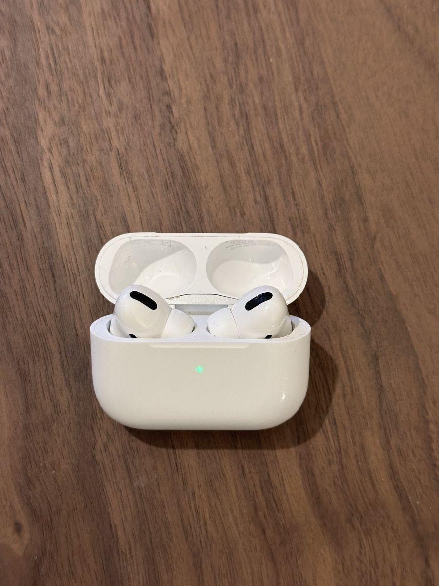 Apple Kopfhörer: AirPods Pro 1 Gen – Gebraucht aus Zug von Joelky