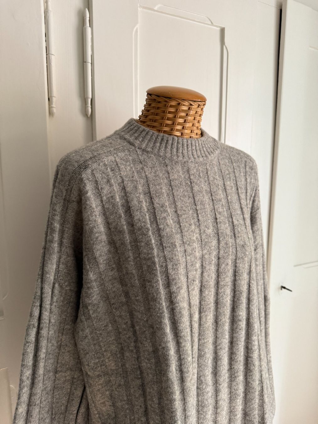 H&M Pulls & Sweat-shirts: Strickpullover hellgrau weich L – D'occasion à Zürich par Diazaio 1