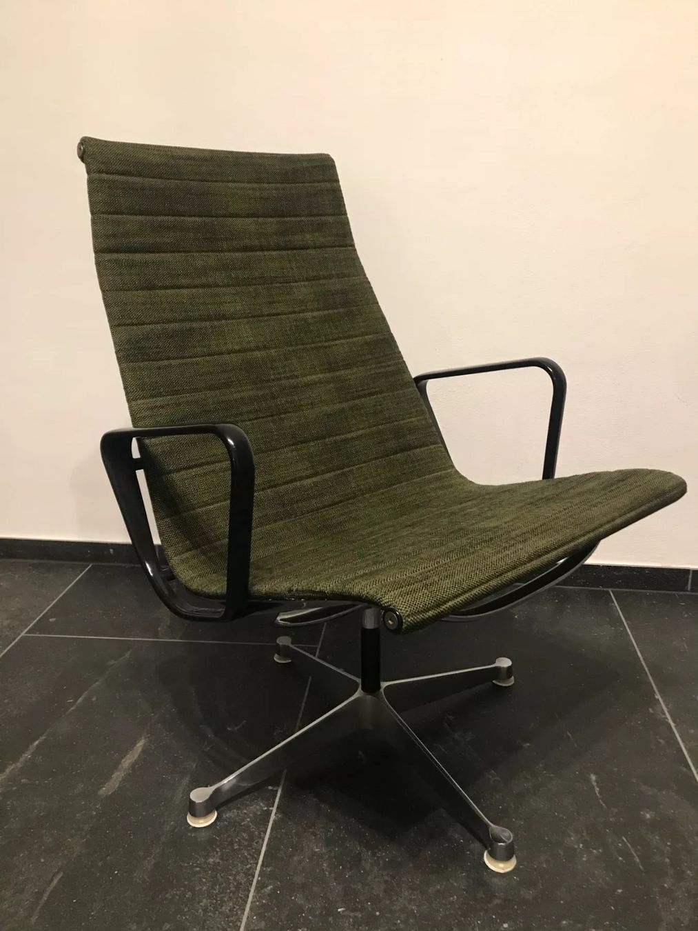 Herman Miller Poltrone: Eames Vintage Fauteuil – Usato da Maienfeld venduto da mar_8nl2