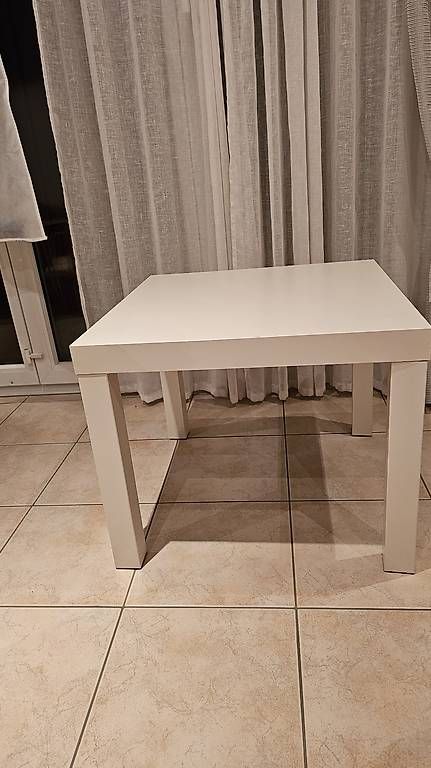 Tables: Couchtisch weiss IKEA – D'occasion à Münsingen par SilKeu 1