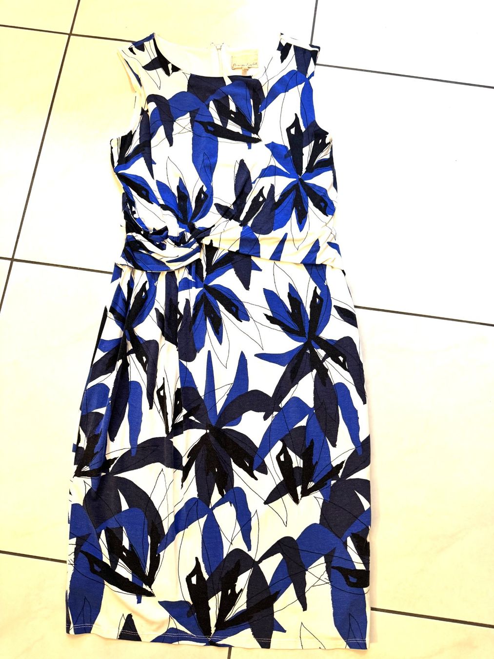 Phase Eight Vestiti: PHASE EIGHT Etui Kleid  (UK Gr. 14) – Usato da Maienfeld venduto da Fashion_2009