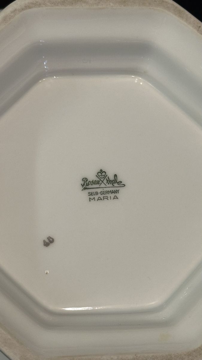 Rosenthal Schalen: Topf mit Deckel Rosenthal Maria – Gebraucht aus Aarwangen von Wikipr 4