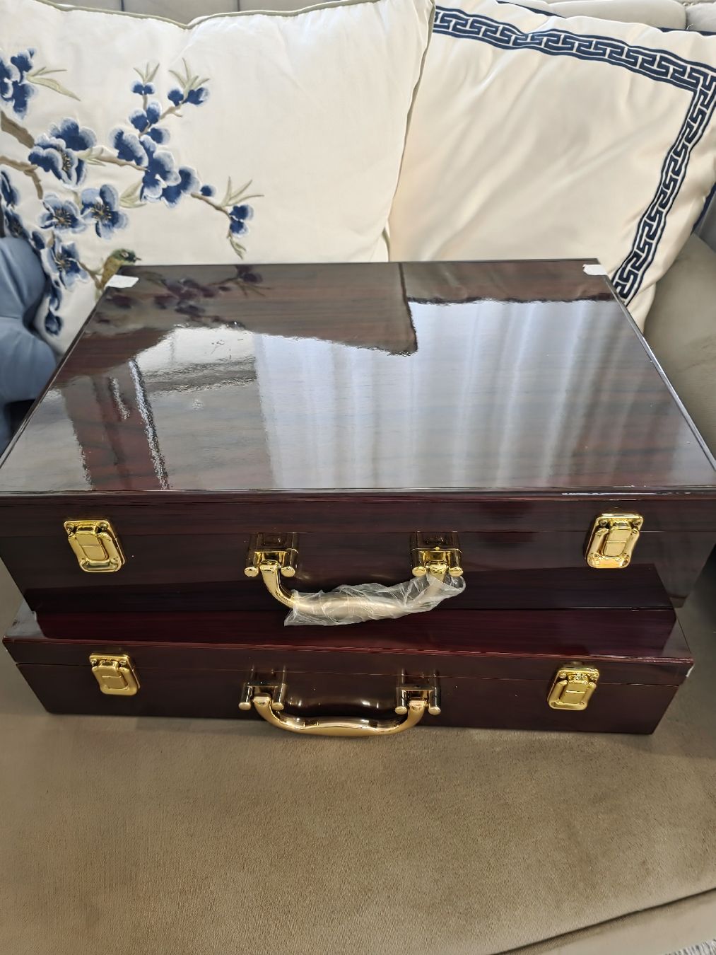 Valigie: 2 Elegante Holzkassette/Besteckkoffer neu – Nuovo e nell'imballaggio originale da Bassersdorf venduto da Sanjam_s