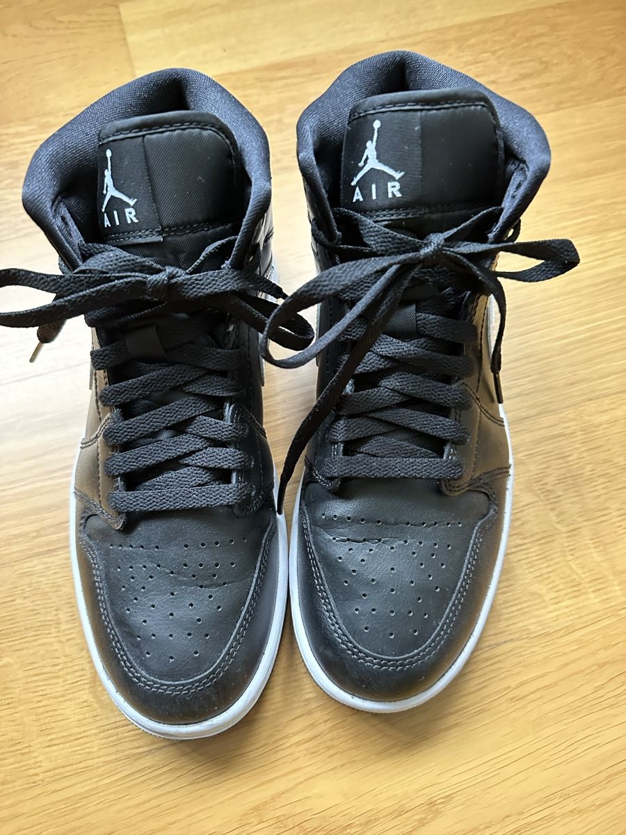 Scarpe da uomo: Original Air Jordan 1 Mid Grösse 40 – Nuovo (secondo la descrizione) da Zollikon venduto da PradaS