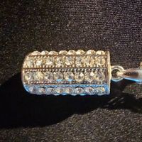 ENDET Schöne kette mit  zicronia  besetzt