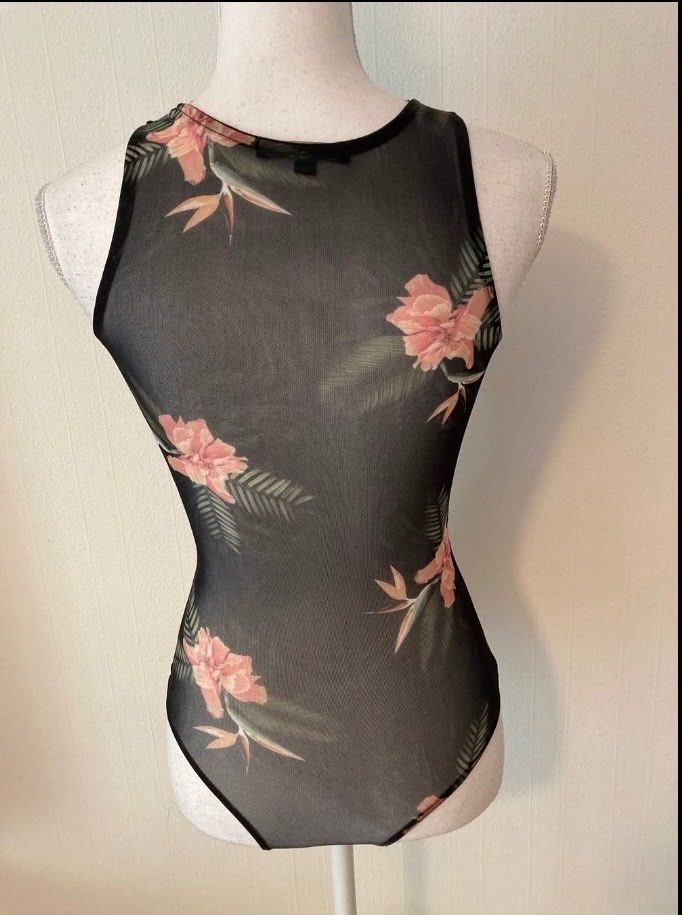 Tally Weijl Tops: Body S – Gebraucht aus Küssnacht am Rigi von Anacerna 1