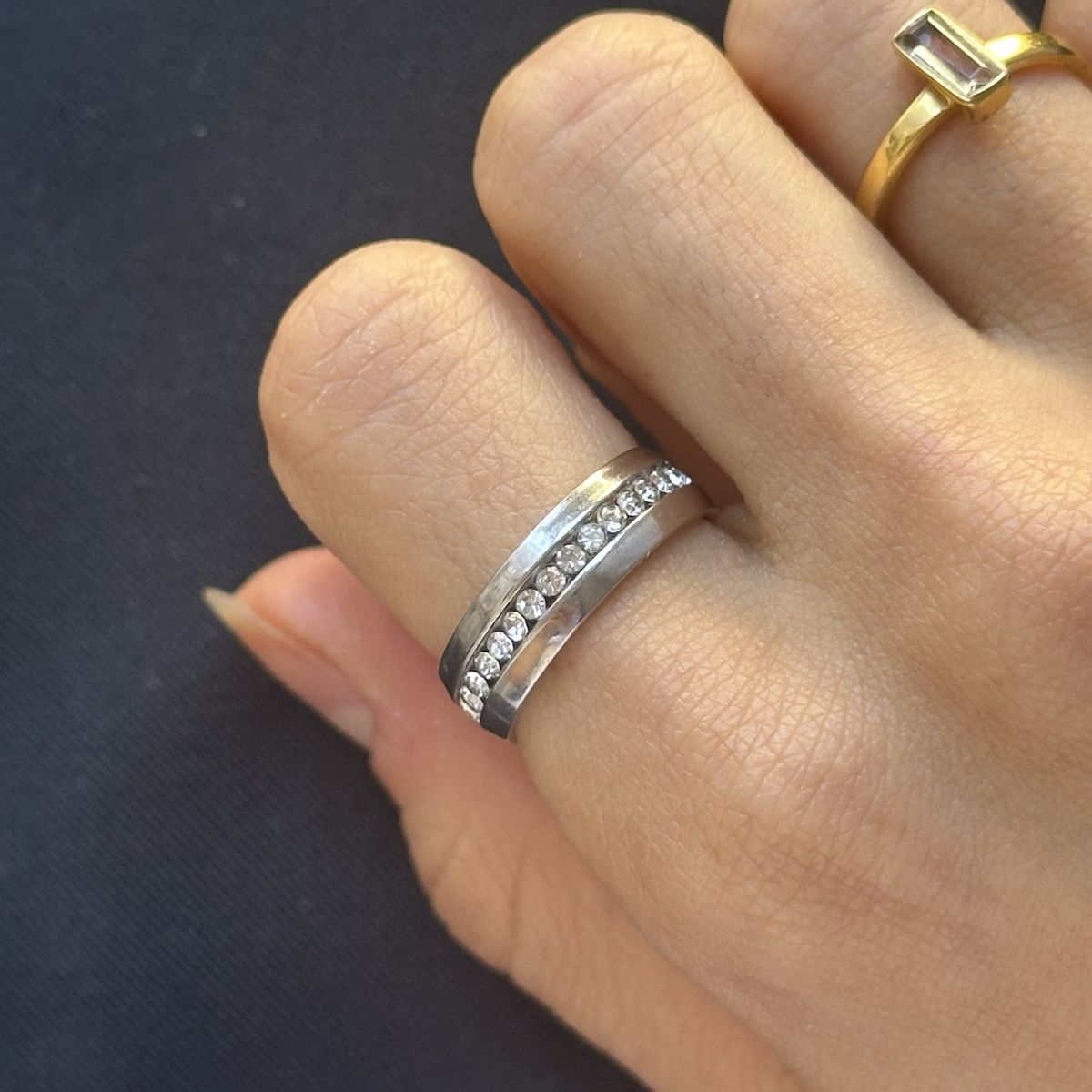 Ringe: Silberner Edelstahl Zirkonia Band Ring – Neu (gemäss Beschreibung) aus Givisiez von dor_xb9k