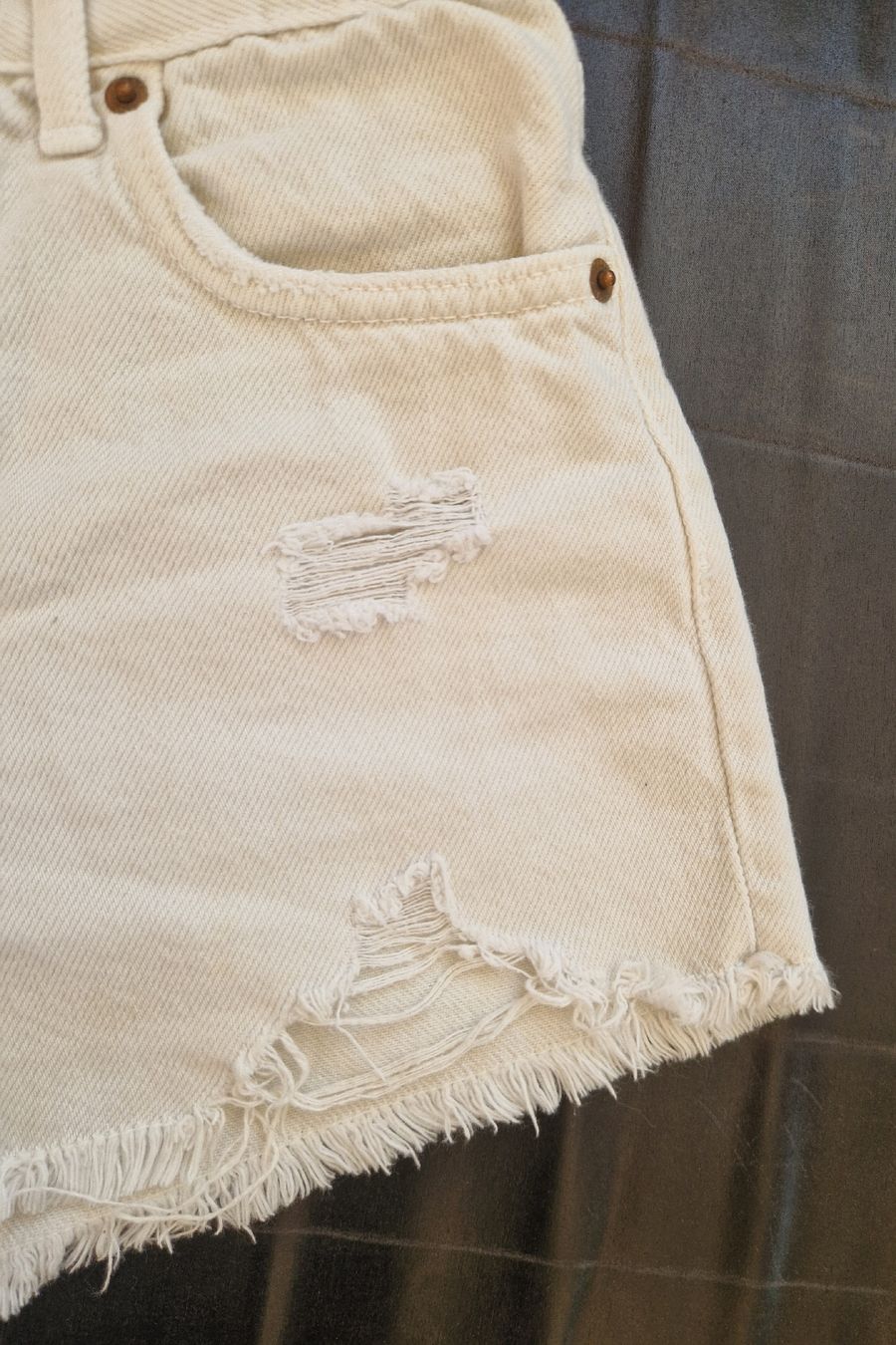 Zara Hosen: Weisse Zara Shorts, Gr. 128 – Gebraucht aus Muri b. Bern von rol_xtf8 4