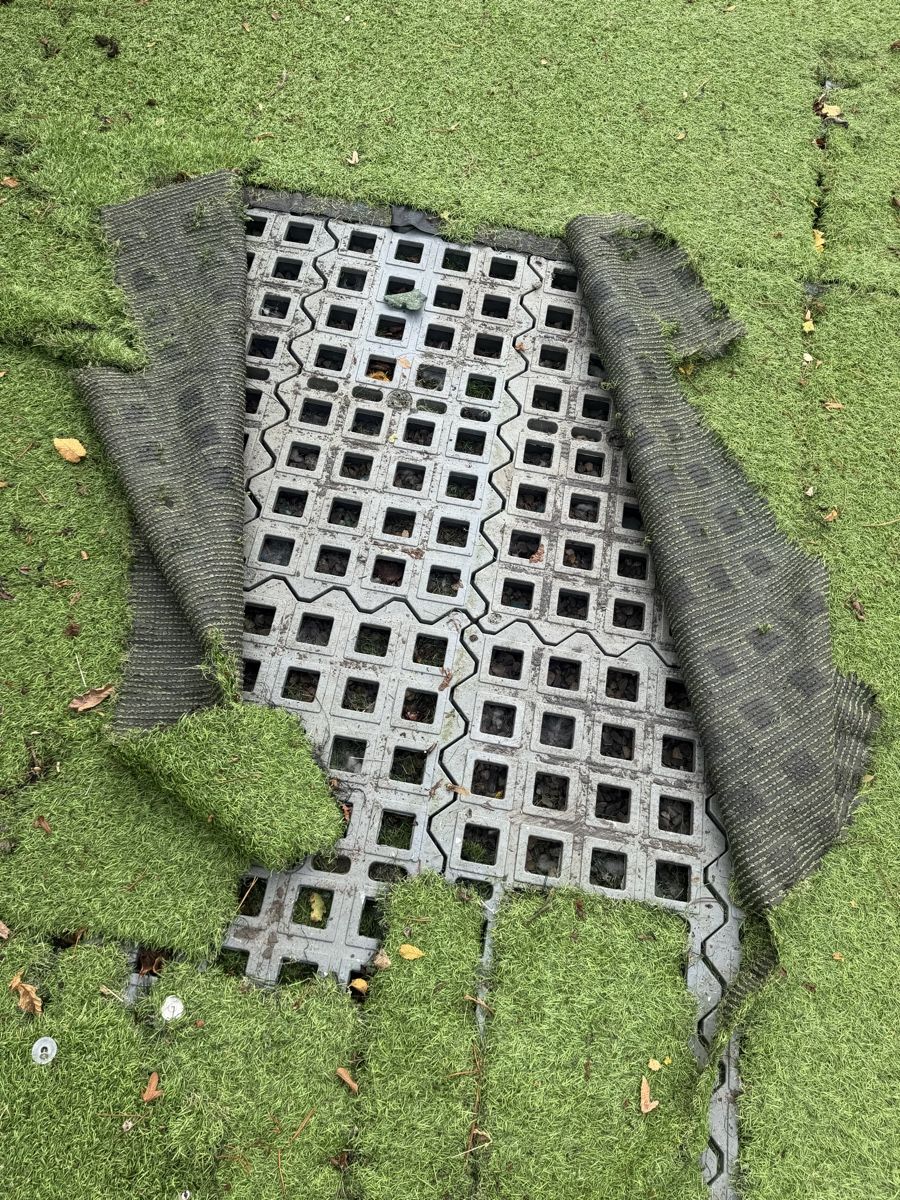 Rivestimenti per pavimenti: Kunstoff Bodenplatten ca 120m2 – Usato da Horgen venduto da Koakelina 1