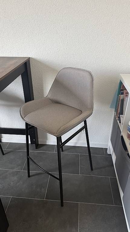 Tische: Bartisch mit Barhocker – Gebraucht aus Bern von c_macir 3