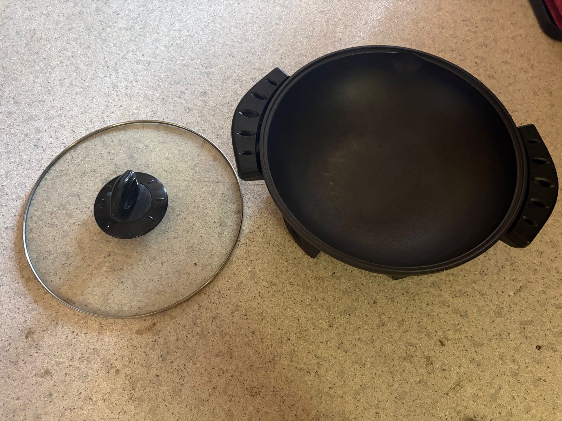 Pfannen: Elektro-Wok – Gebraucht aus Märwil von wonderdeal 1