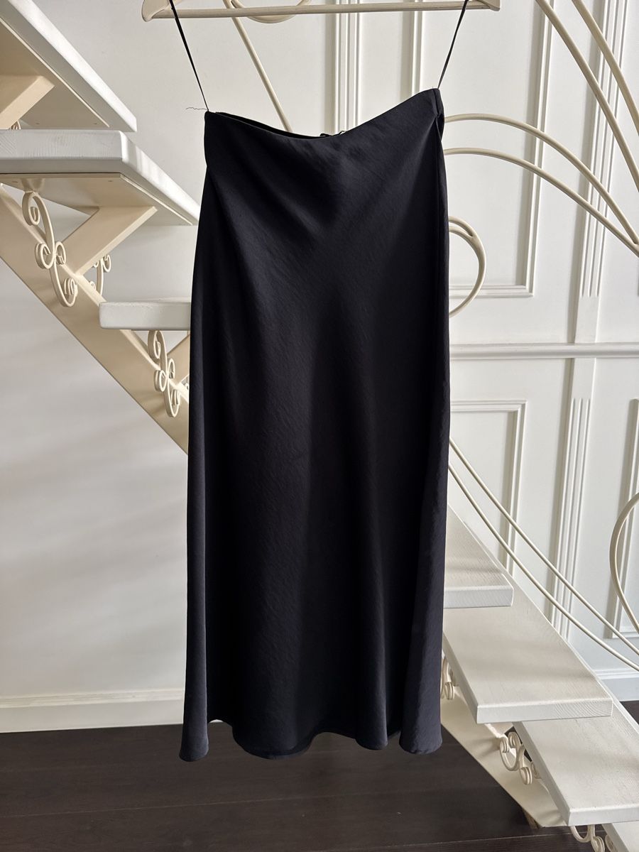 Gonne: Maxi skirt black satin spaghetti straps Size S – Usato da Versoix venduto da Bazanchiklovalova