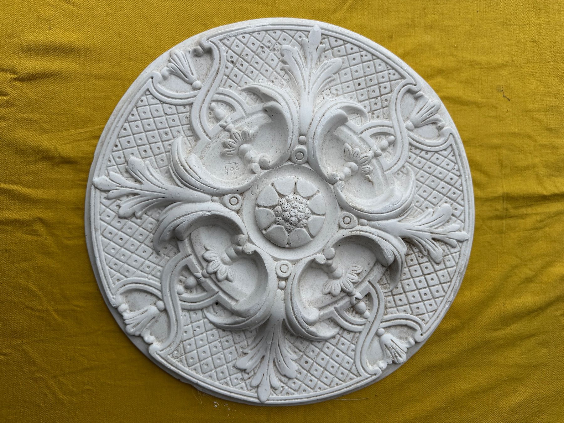 Tutte le decorazioni: Rosette / Stuckrosette – Usato da Sachseln venduto da BONATI01