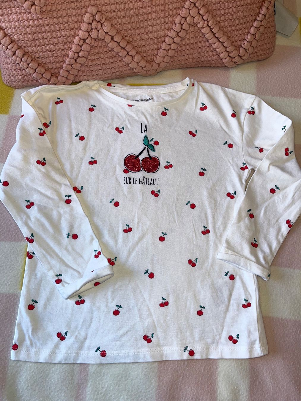 Lotti & Set di vestiti: Adorable sweater and long sleeve top bundle - 3 years – Nuovo (secondo la descrizione) da Genève venduto da dmt_y25y 2