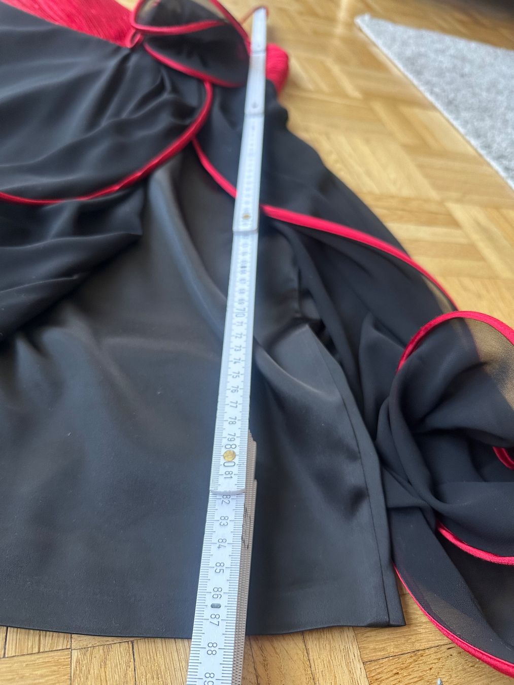 Vestiti: Cocktailkleid Schwarz rot – Nuovo (secondo la descrizione) da Zürich venduto da ong8 2