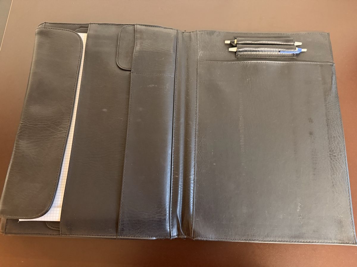 Valises & Sacs: Leder Dokumentenmappe, Schwarz – D'occasion à Balterswil par new_one-123 2