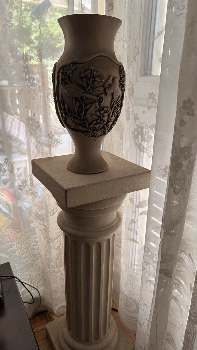 Autres décorations & accessoires: Klassische Säule / Sockel aus Steinguss – D'occasion à Dübendorf par medusa37 1