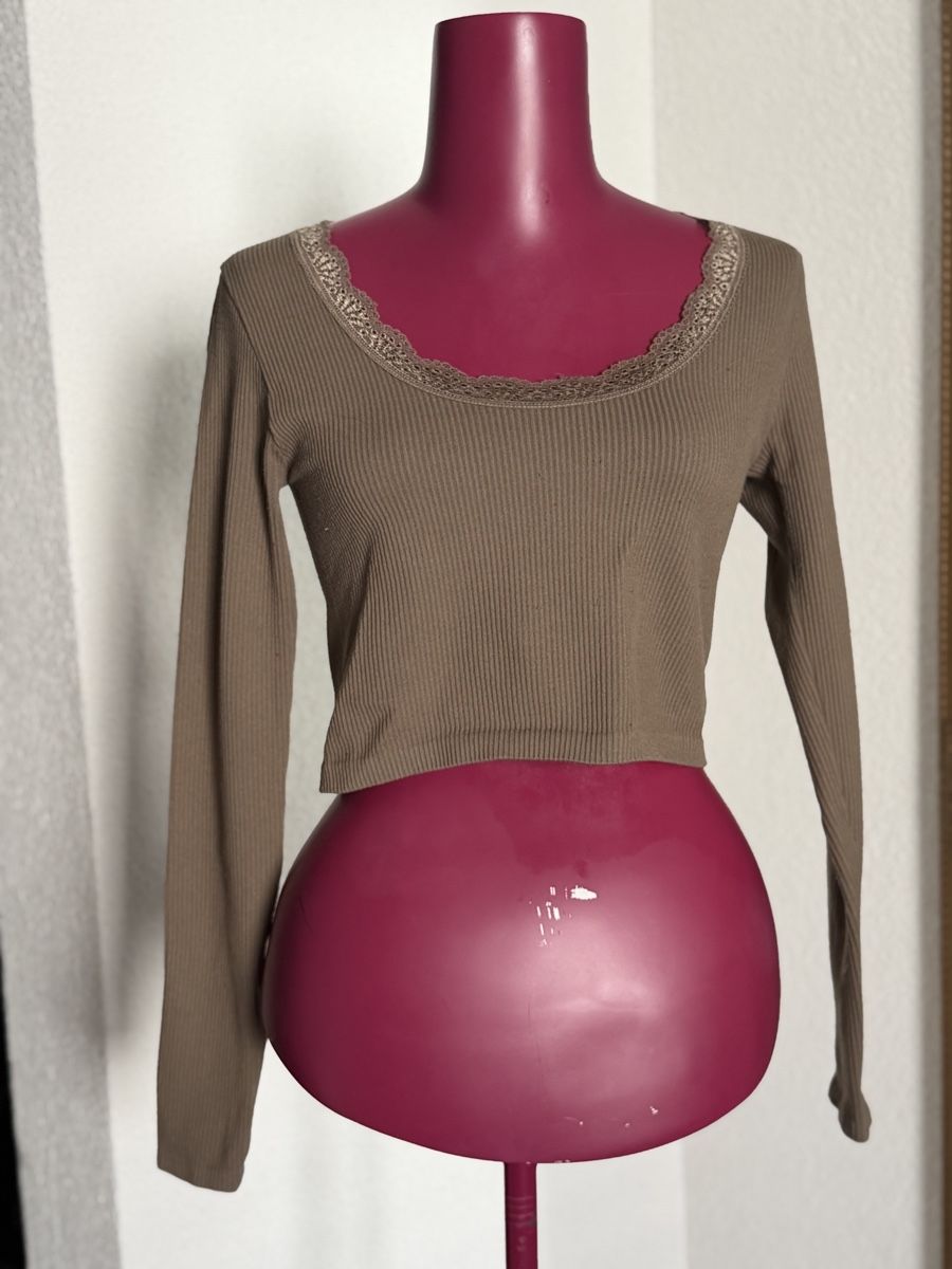 Stradivarius T-Shirts: Schönes Shirt – Gebraucht aus Niederuzwil von Lisascloset