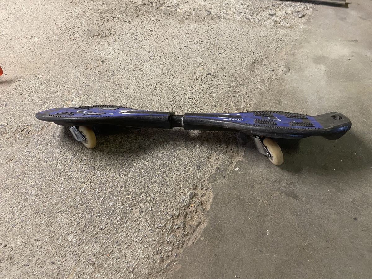 Skateboards: Waveboard Arely blau schwarz – Usato da Luzern venduto da liv_6vvc 1