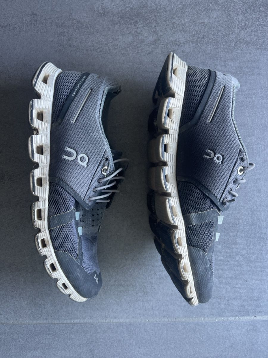 On Scarpe da donna: On Running Cloud Sneaker schwarz gebraucht, Grösse 39 – Usato da Mühlau venduto da Jasil66 2